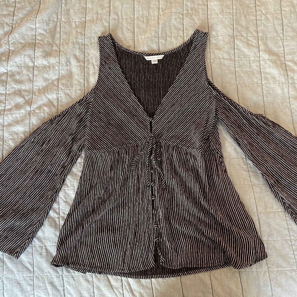 American Eagle Striped Cold Shoulder Blouse